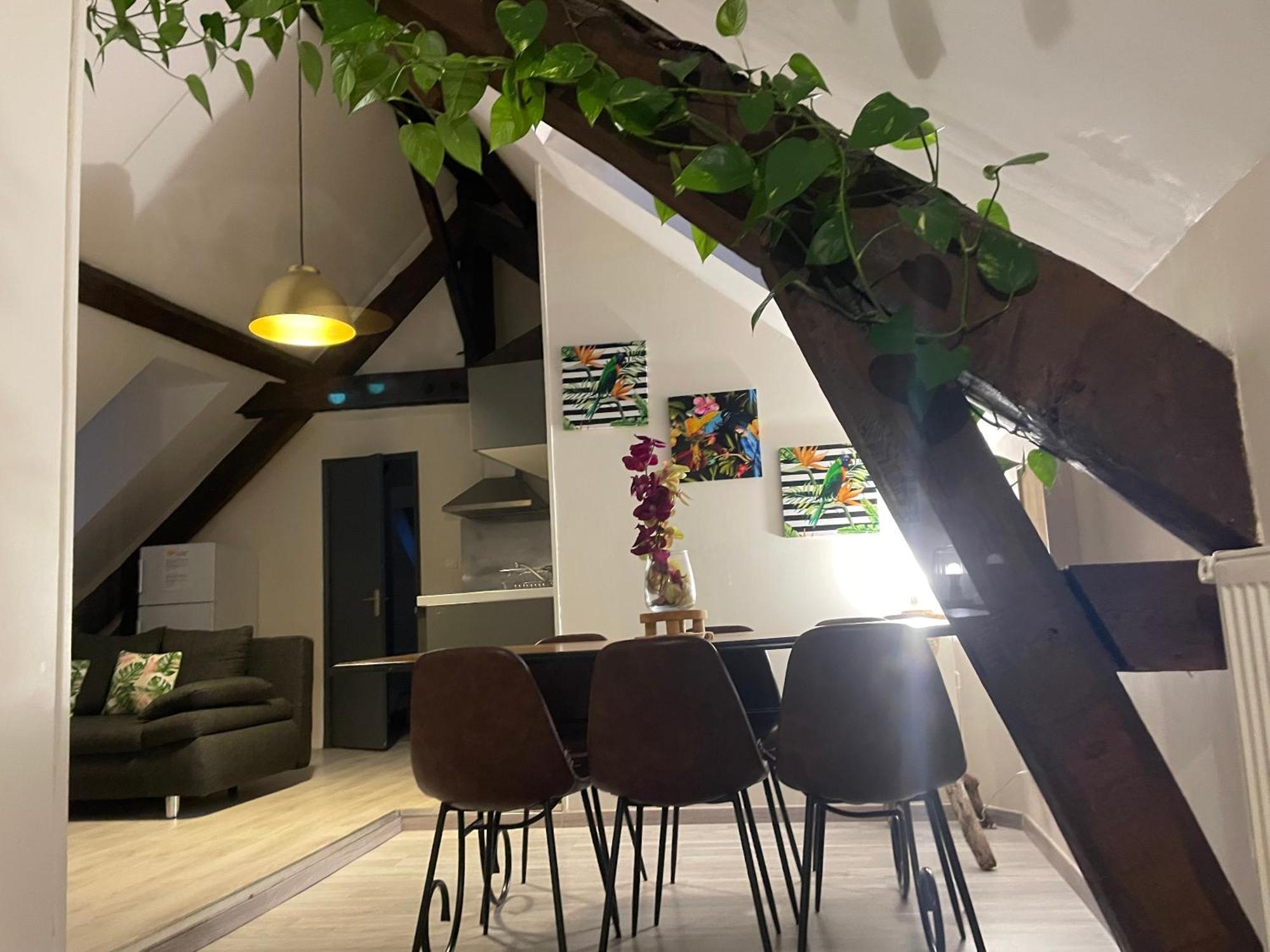 Appartement Charmes De 1 *